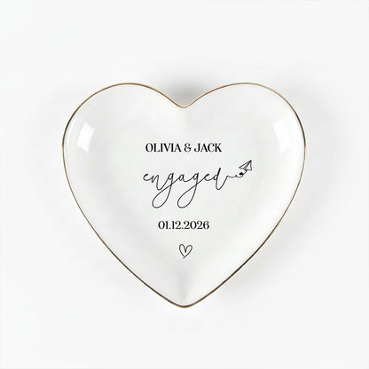Personalized Engagement Ring Dish, Custom Name Jewelry Dish, Engaged Gift for Couple, Bride to Be Gift, Custom Wedding Date Trinket Dish