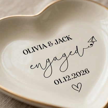 Personalized Engagement Ring Dish, Custom Name Jewelry Dish, Engaged Gift for Couple, Bride to Be Gift, Custom Wedding Date Trinket Dish