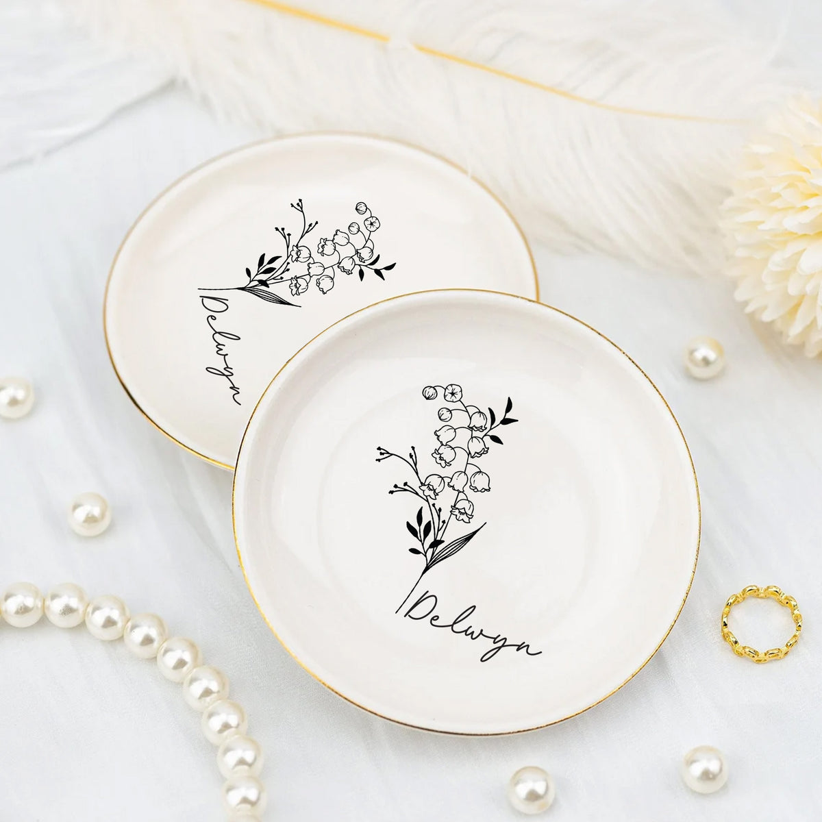 Custom Birth Flower Jewelry Dish, Personalized Name Trinket Dish, Birthday Gift for Her, Mother's Day Gift, Gift for Mom